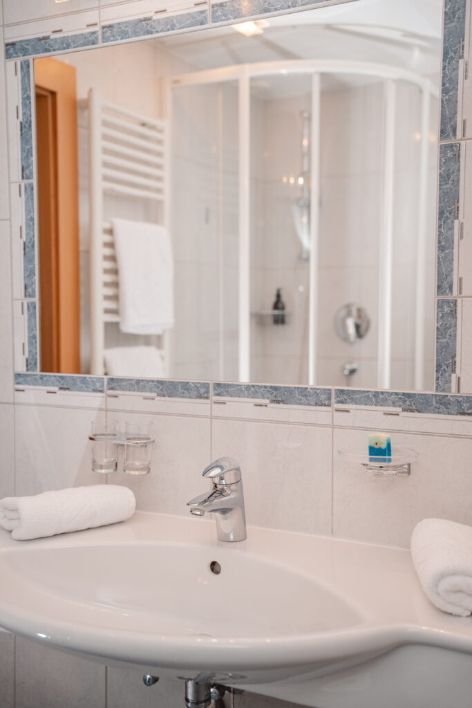 Lipeter & Bergheimat | Komfort Doppelzimmer | Badezimmer