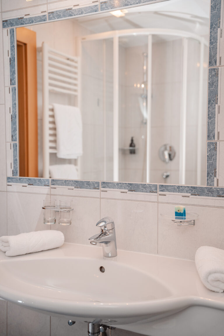 Lipeter & Bergheimat | Komfort Doppelzimmer | Badezimmer